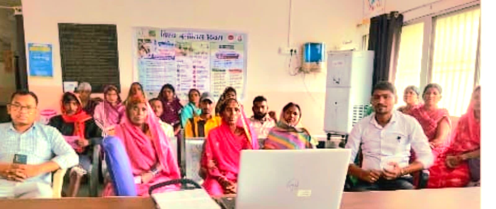 एक स्वास्थ्य की दिशा में खैरागढ़ जिले की अनूठी पहल, राज्यपाल द्वारा गोद लिए ग्राम सोनपुरी समेत अन्य ग्रामों में वर्चुअल जनजागरूकता कार्यक्रम सम्पन्न