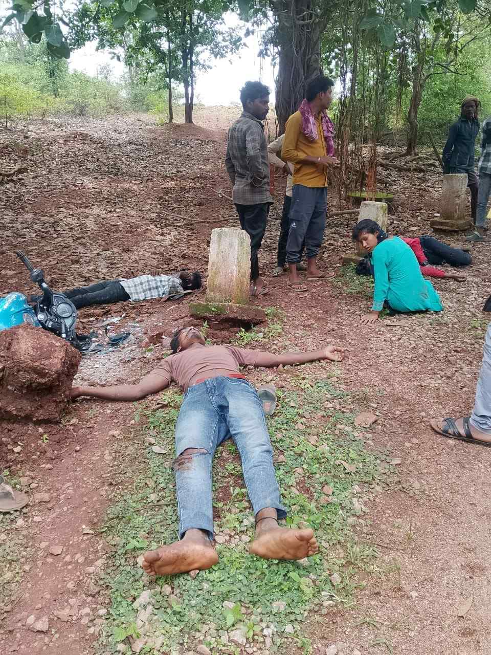 घाटी में टूटा अरमानों का सफ़र — तेज़ रफ़्तार बाइक हादसे में दो युवक गम्भीर रूप से घायल