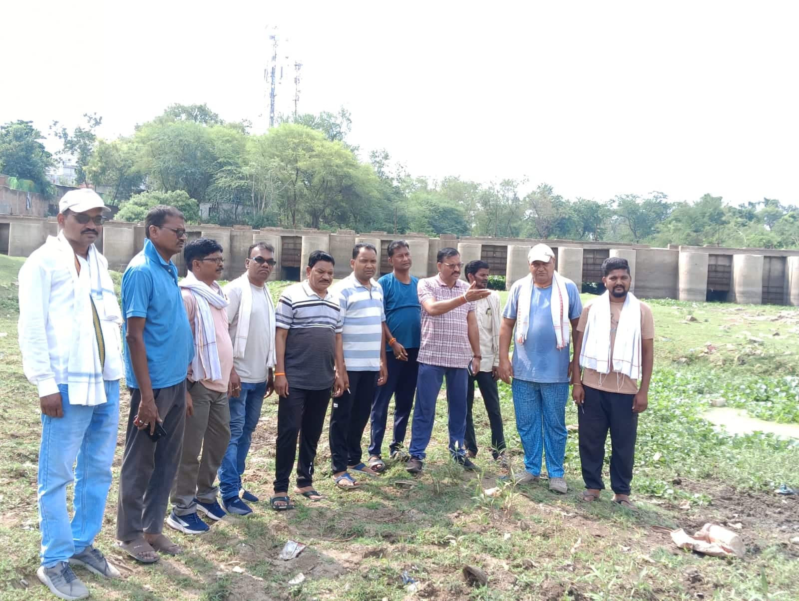 मिशन संडे: हर रविवार खुलती है सफाई की रविवार कथा! घाट का पानी सूखा, सिस्टम का गिलास भरा!